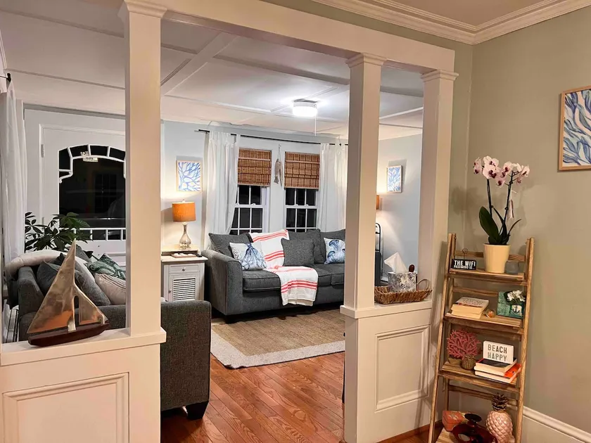 3BR 1. 5 Bath Beach Cottage near KPT/Beaches - Image 1
