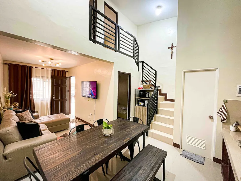 The Cozy Lipa Luxe Escape - Image 1