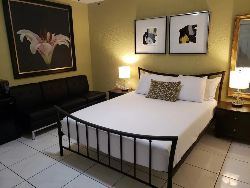 Wynwood Miami Tropical Hideaway Guest Suite - Image 1