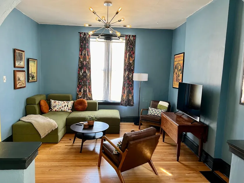 Beautiful apartment in STL's Shaw neighborhood - Image 1
