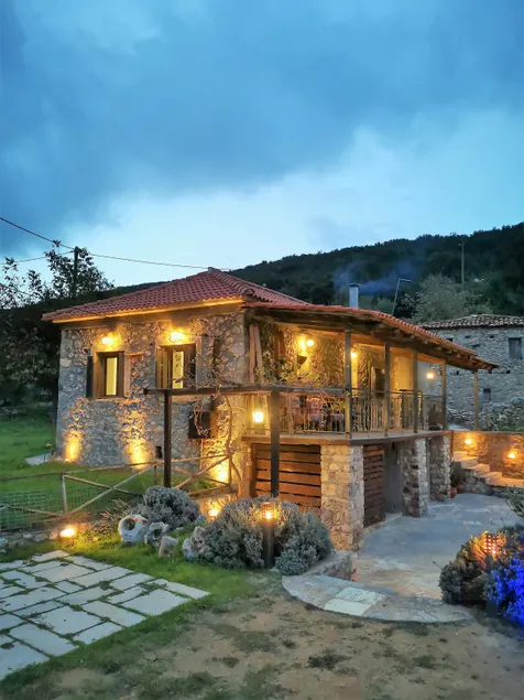 Kalamata Messinia Country House com vista para a montanha - Image 1