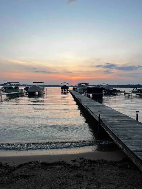 Guest favorite/BRB Elm Park/Devils Lake! - Image 1