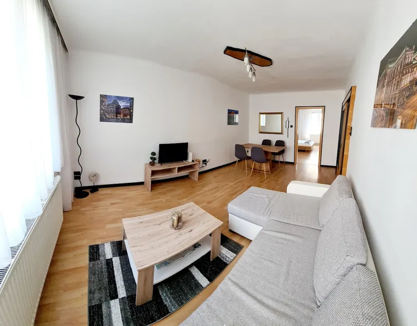 Sunny Apartment - Image 1