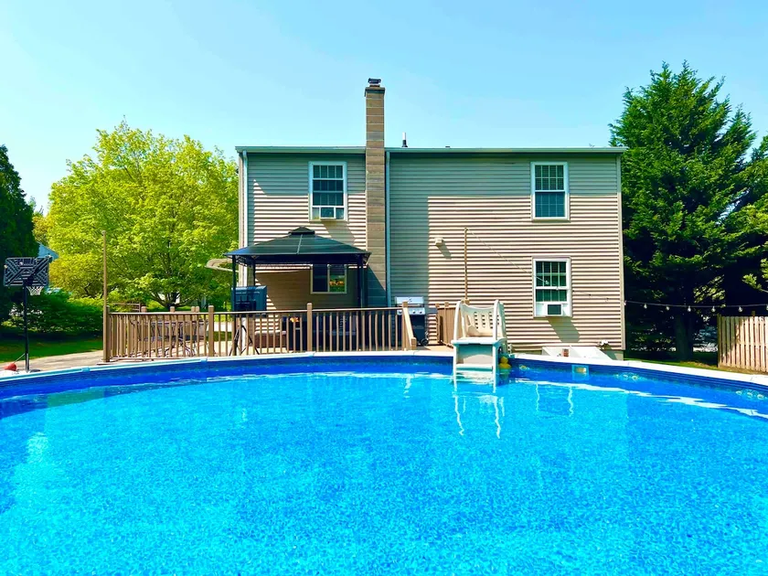 Casino Stay & Play House - Image 1