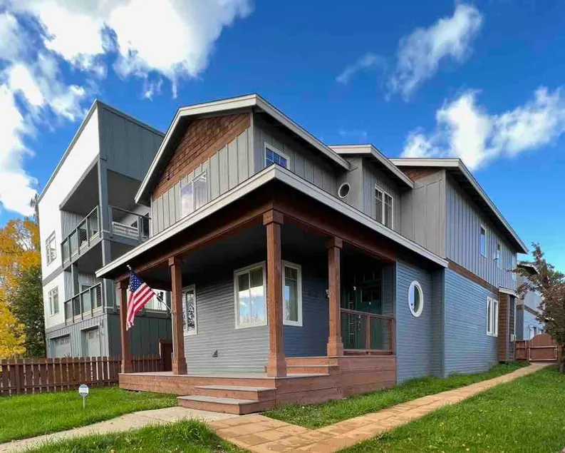 Downtown Mid-Century Modern Luxury Getaway - Image 1
