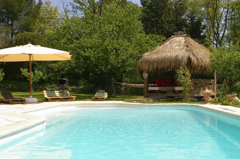 Air-conditioned cottage with private spa and sauna - Image 1