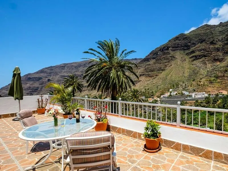Vacation home with a wonderful terrace - Image 1
