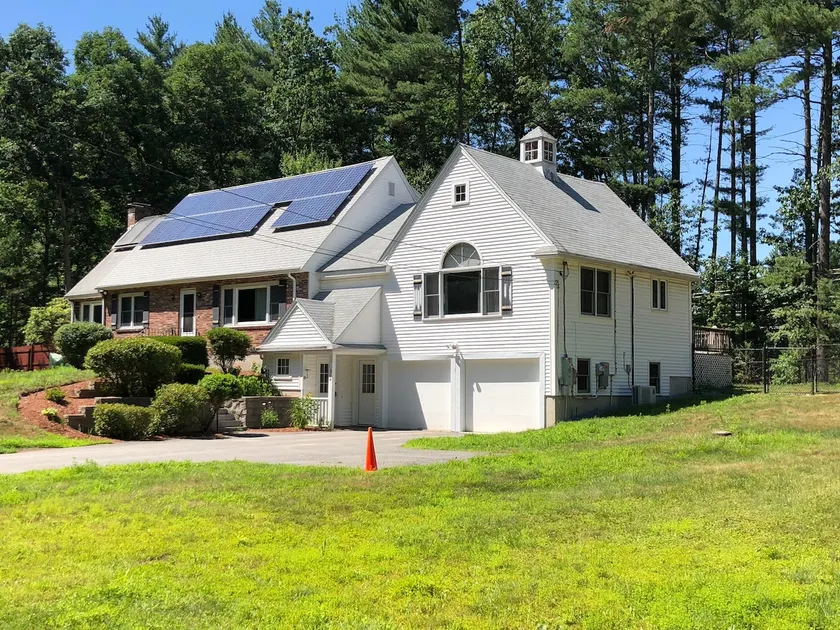 Peaceful, Private 1 Bedroom Apartment, & Porch - Image 1