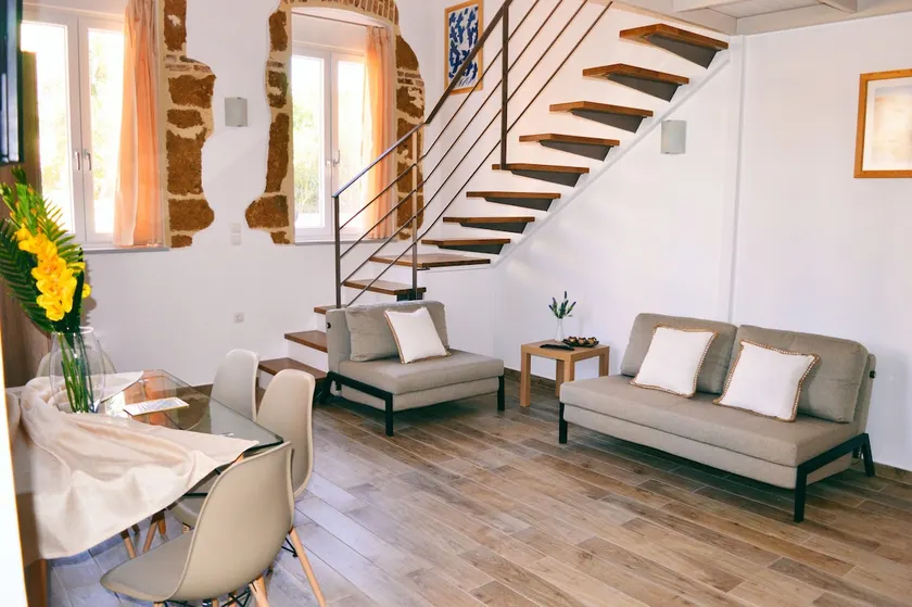 Maisonette 1 with courtyard near public parking - Image 1