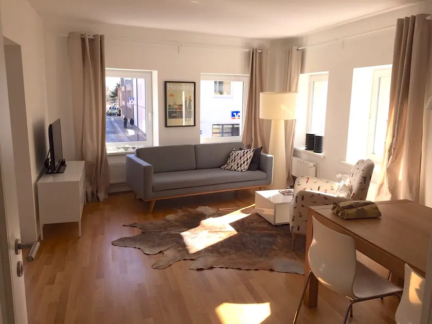 Appartement de 65 m² meublé avec goût dans un emplacement central à Husum - Image 1