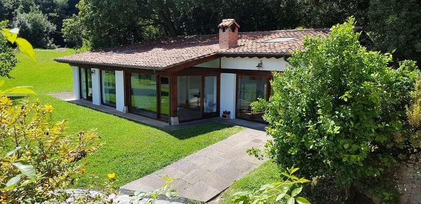 Beautiful house near the beaches in LAMADRID - Image 1