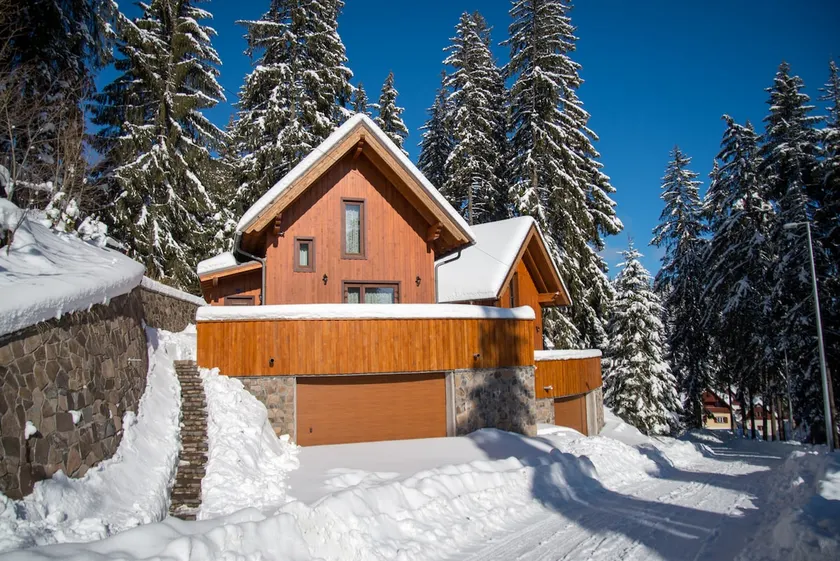 Family vacation chalet in a quiet forest area - Image 1