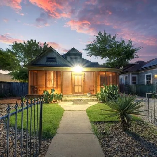 Tobin Hill Oasis - 3BD, 2BH: pool, sitting jet tub - Image 1