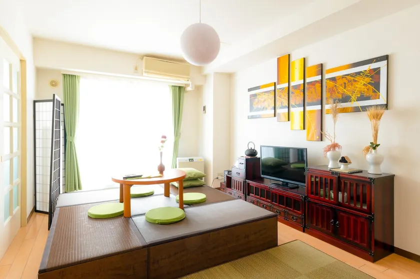 Walking distance to Susukino! Free parking. - Image 1