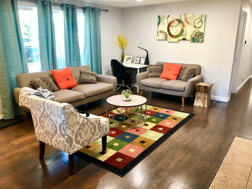 Hidden gem + AC, centrally located - Image 1