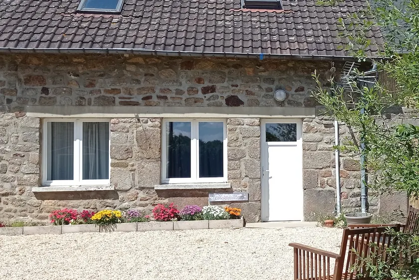 Magnolia - Cozy 3 star Cottage with heated pool and hot tub - Image 1