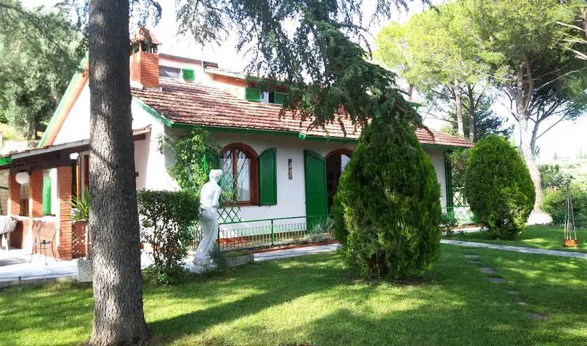 Ideal villa for holidays with family and children - Image 1