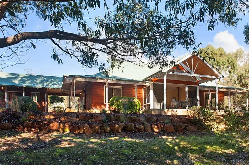Bungalow Jarrah Knoll - Image 1