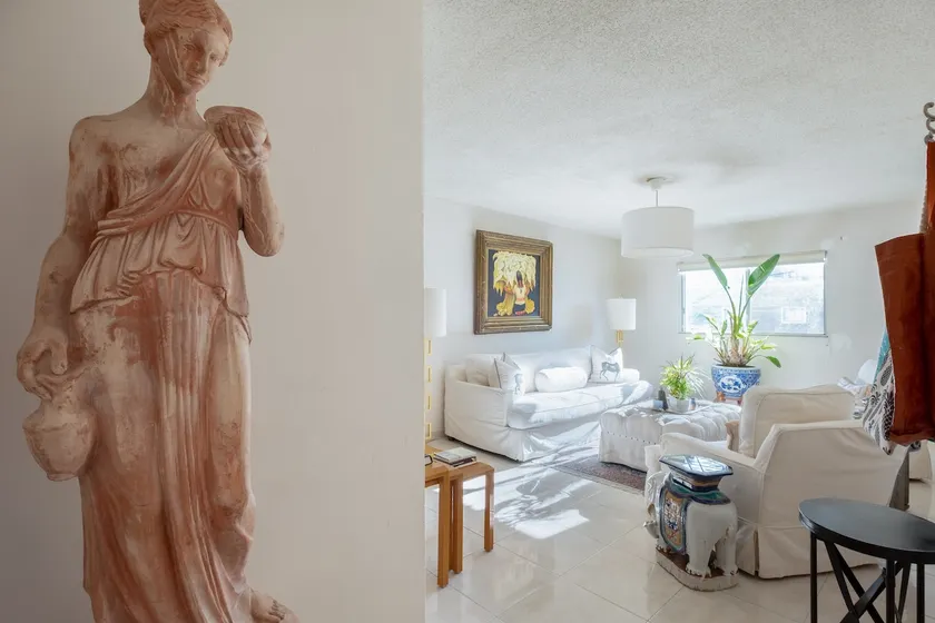 Pied-a-Terre Center of Tijuana - Image 1