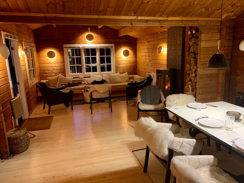 Cozy timber house - Image 1