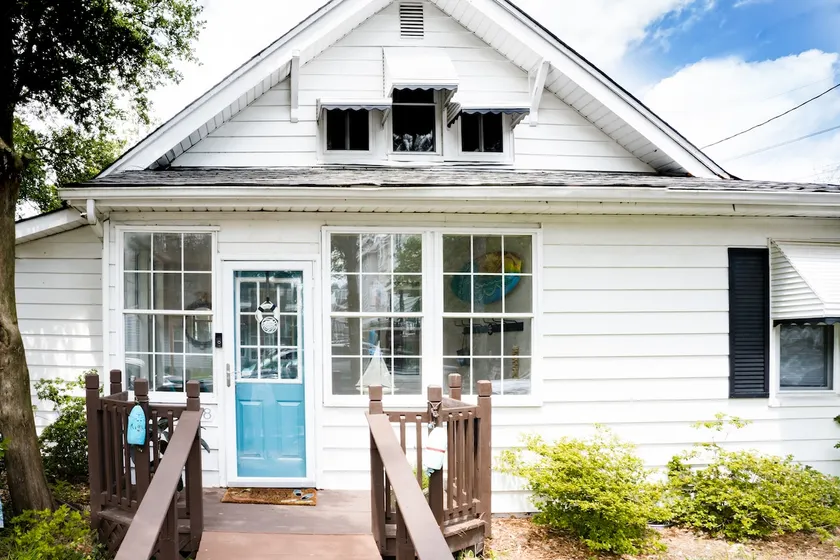 The Seaglass Cottage by the Chesapeake Bay - Image 1