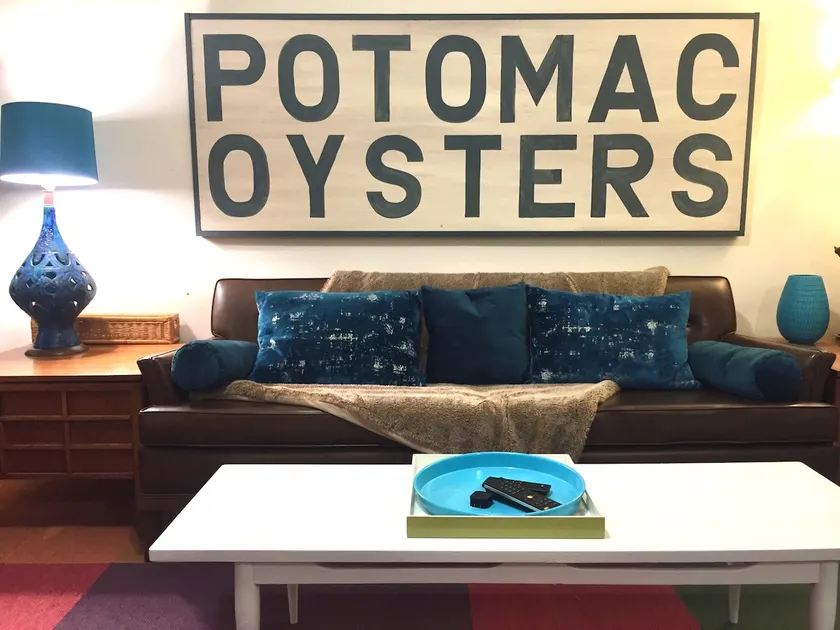 Waldorf MD: Gingko Lane: MCM Vibe Newly Renovated - Image 1