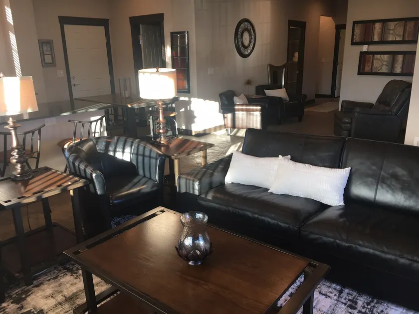 Big & Luxury 3 bed CONDO 1,600 SF - Image 1