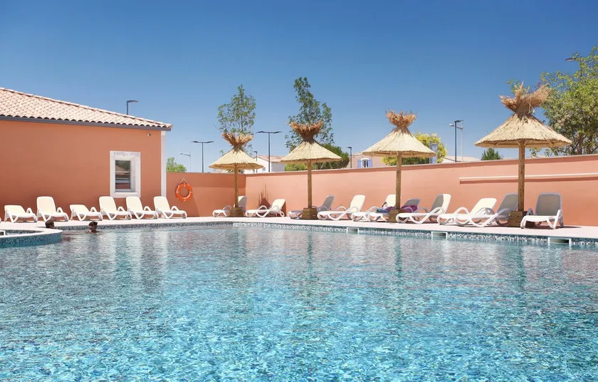 Aigues mortes apartment rental with pool + private parking - Image 1