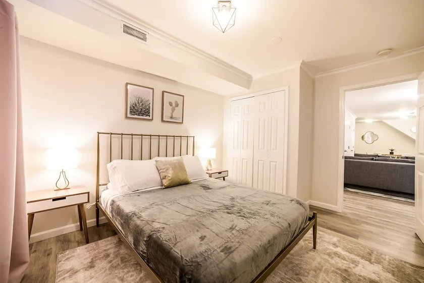 Modern 1BR Apartment 20 min to Times Sq - Image 1