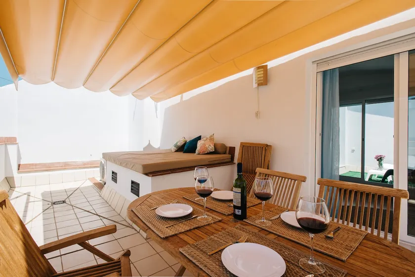 Hostly Acetres 2A-Penthouse in City Center-Fibre-Parking Opt - Image 1