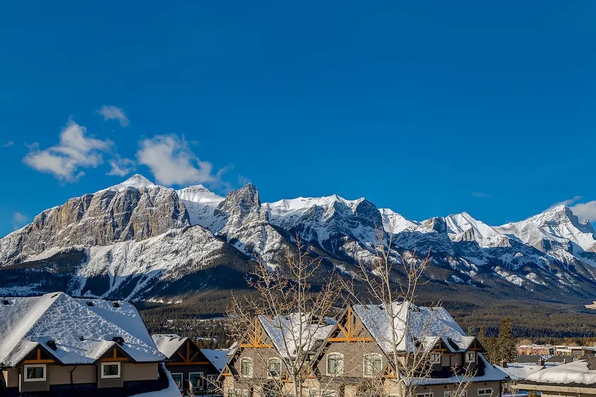 Gorgeous mountain views! Stylish 2BR/2BATH condo with AC - Image 1