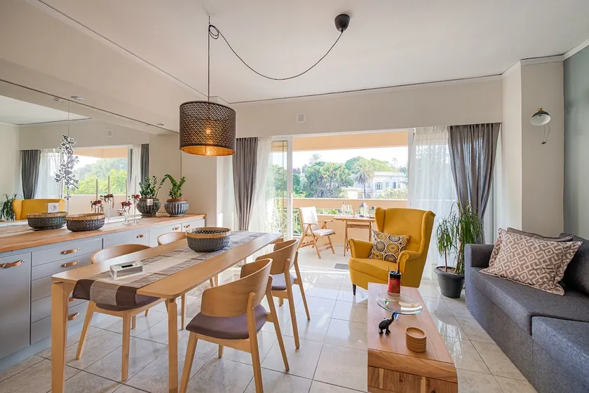 Rhodes Central Flat - Image 1