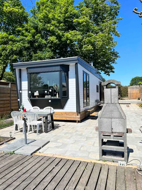 No. 37 Chalet directly on the waterfront - Image 1