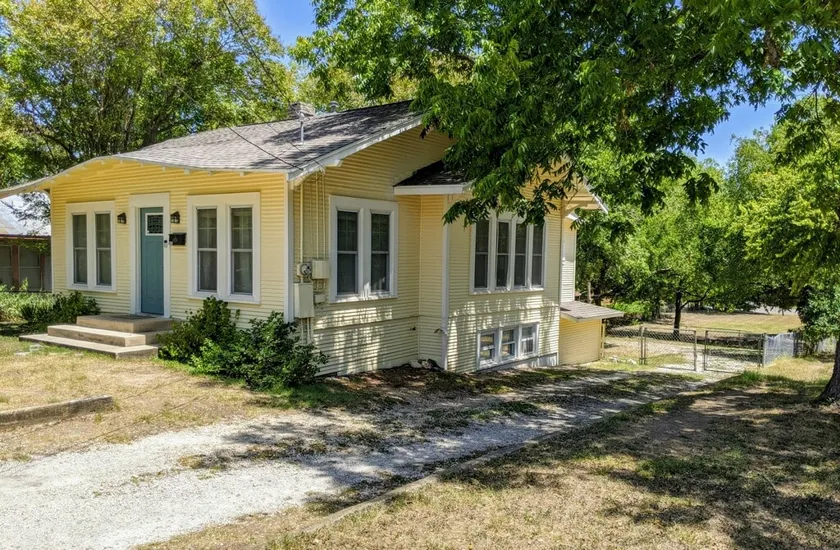 Riverwalk House - Image 1