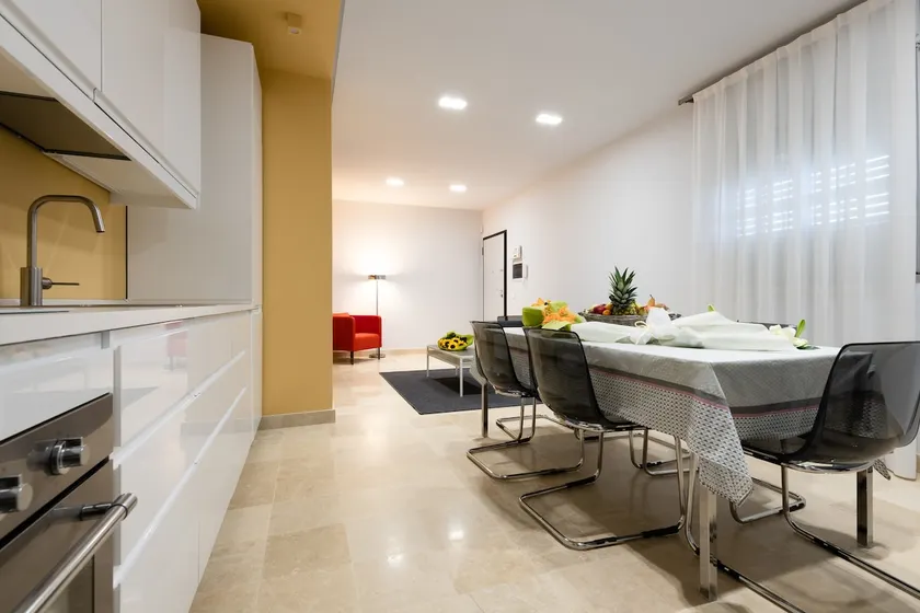 Porta Reale Beach Apartment - Image 1