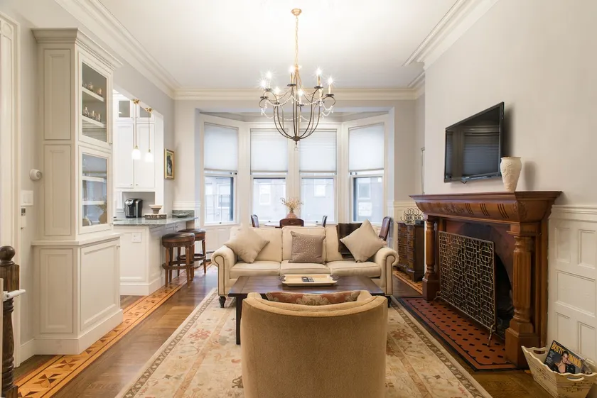 Luksus 4BR | 2. 5BA Back Bay Duplex - Image 1