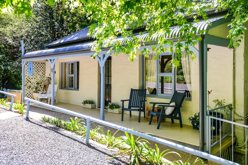 Hydeaway House - Image 1