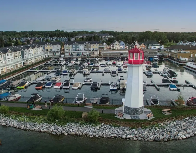 Sylvan Lake Marina View Townhome – AB, Canada - Image 1