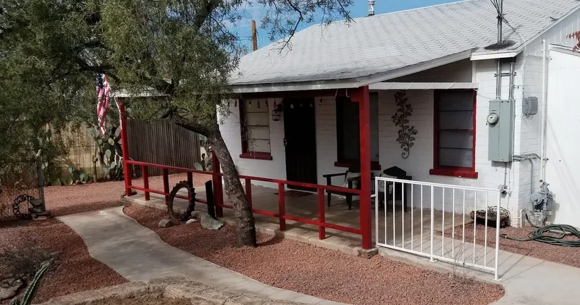 AZ Ranch House, in der Nähe von UofA & Banner Hosp / Midtown - Image 1