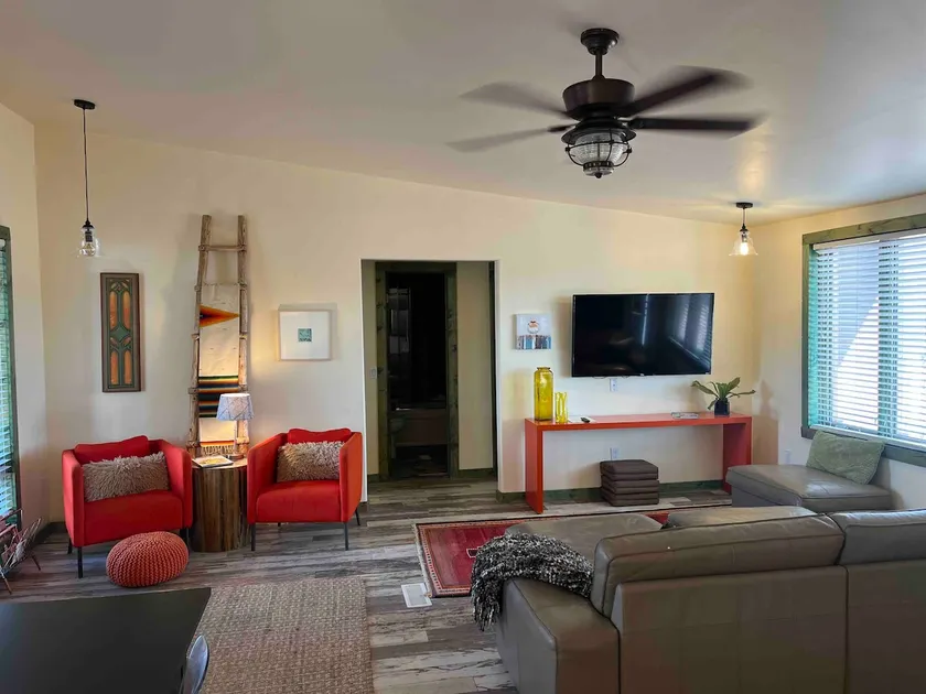 Charming modern adobe with lovely mountain views! - Image 1