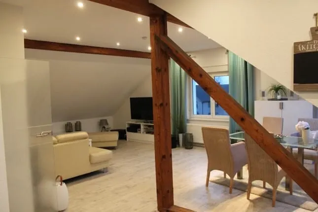 Top floor apartment with trade fair connection - Image 1