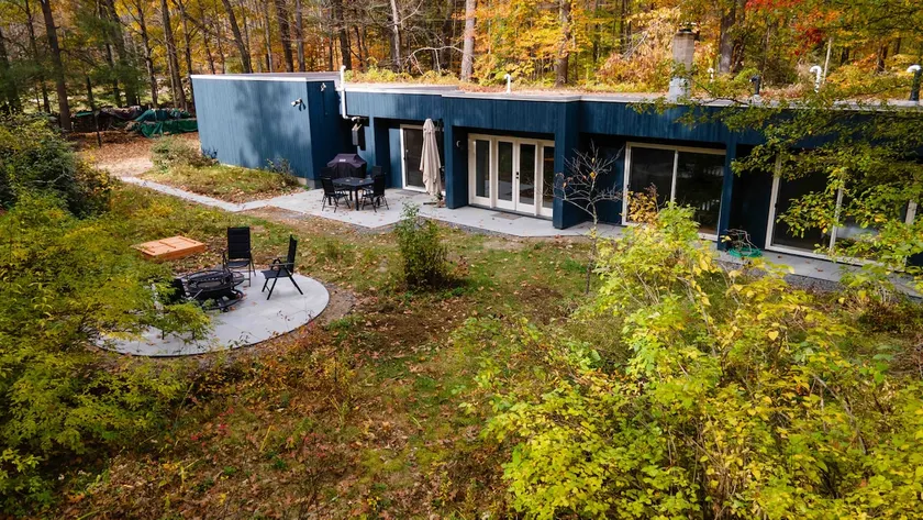 earthship forest exile - Image 1