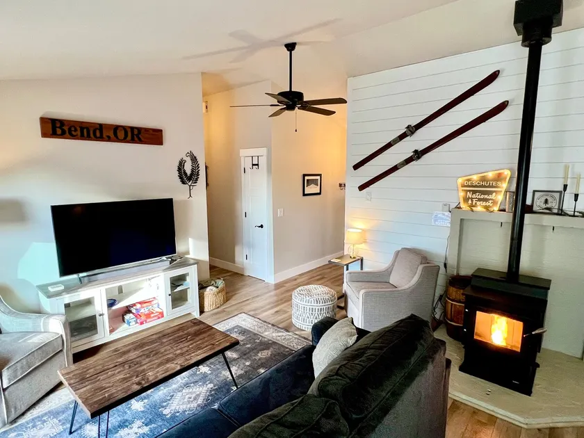 Bend - Mt.Views/Hot Tub/Putting Green/Game Room - Image 1