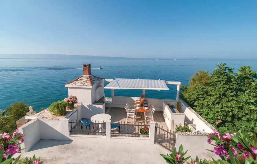 Exclusive! House,10 meters from the sea,near Split - Image 1
