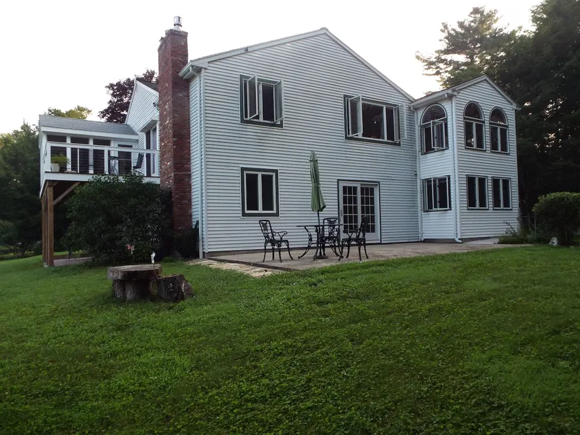 Spacious 2 Br with All The Comforts Of Home - Image 1