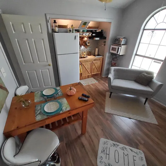 Duplex, Minutes from Mall and Restaurants - Image 1