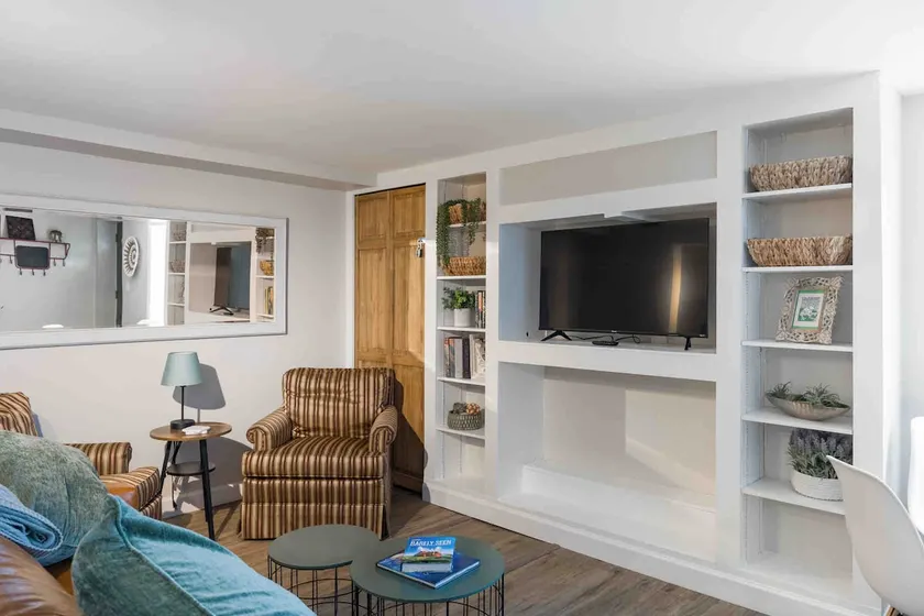Cozy 2 bedroom apartment (newly renovated) - Image 1