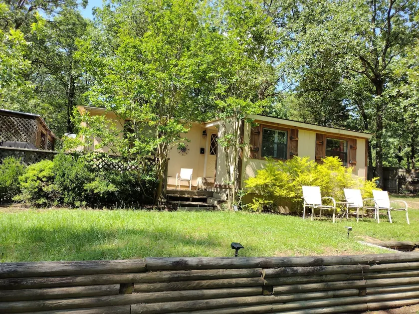 THE BACK WOODS BUNGALOW - Image 1
