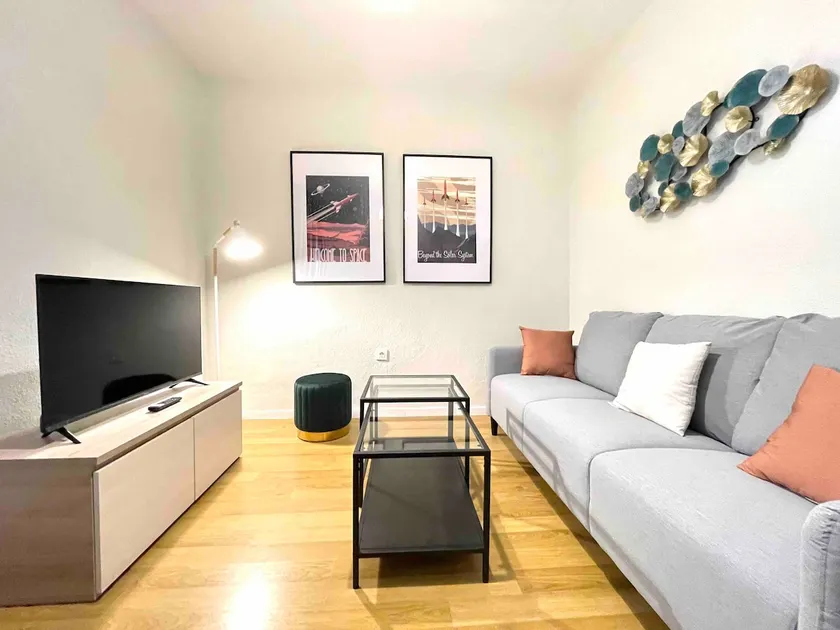 Comfortable and centrally located apartment, ideal for families. - Image 1