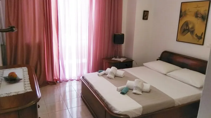 Maria 's home - Image 1